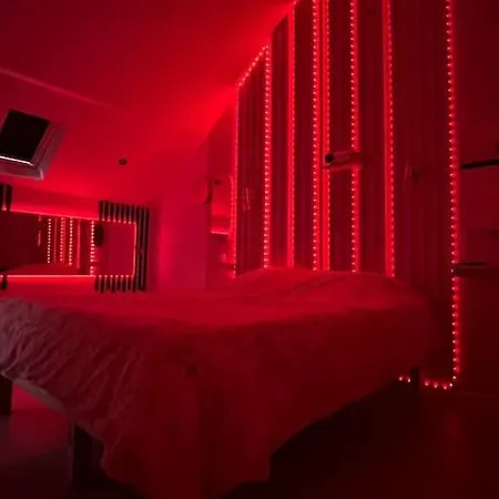 Апартаменты Jacuzzi Proche Centre *